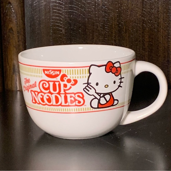 Hello Kitty Cup Noodles 24oz Ceramic Soup Mug - Picture 2 of 10
